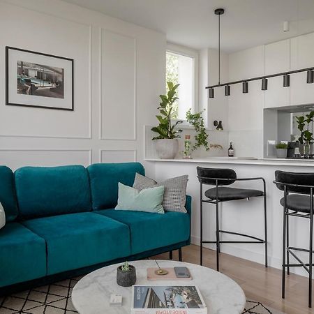 Stylowy Apartament Przy Metrze Варшава Экстерьер фото