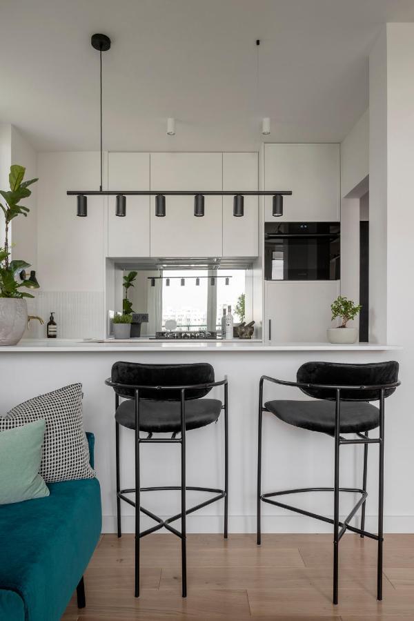 Stylowy Apartament Przy Metrze Варшава Экстерьер фото