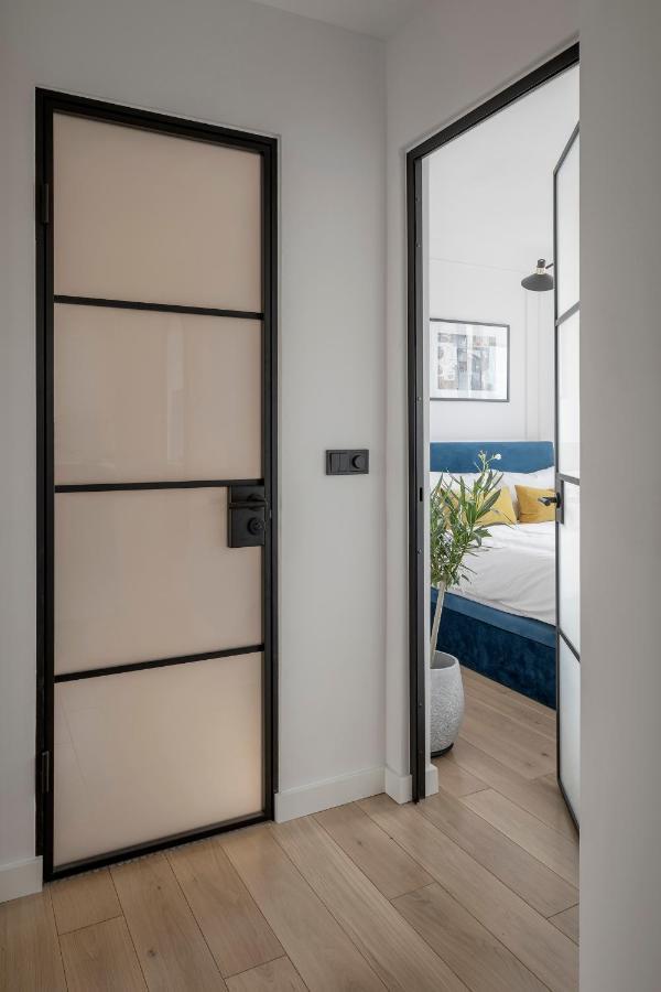Stylowy Apartament Przy Metrze Варшава Экстерьер фото