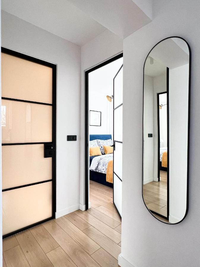 Stylowy Apartament Przy Metrze Варшава Экстерьер фото