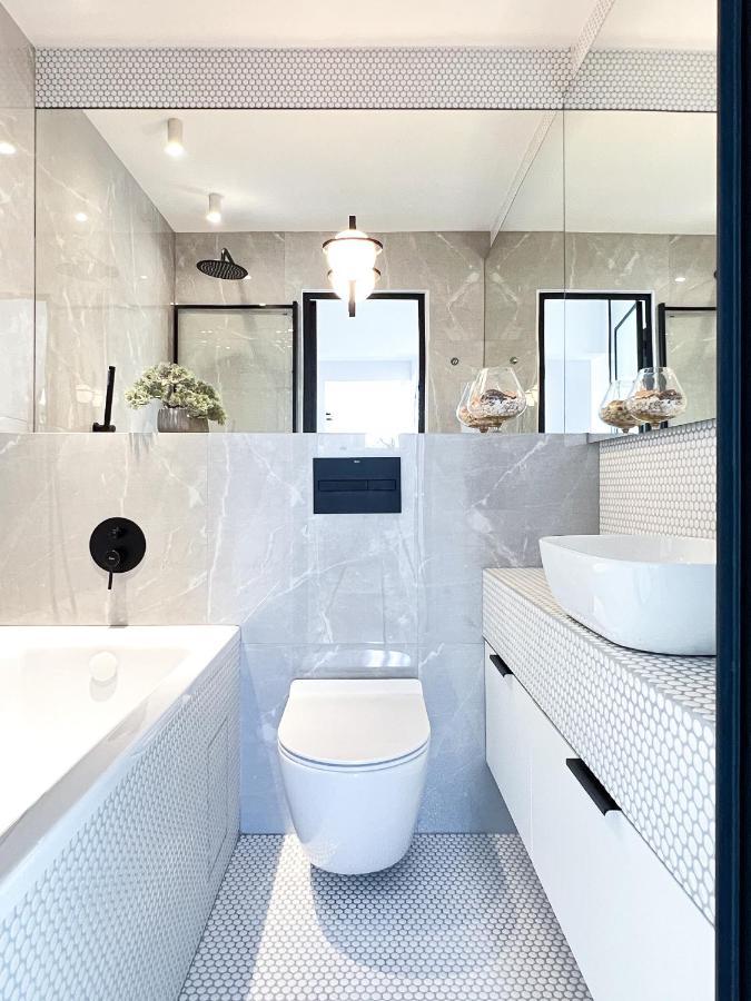 Stylowy Apartament Przy Metrze Варшава Экстерьер фото